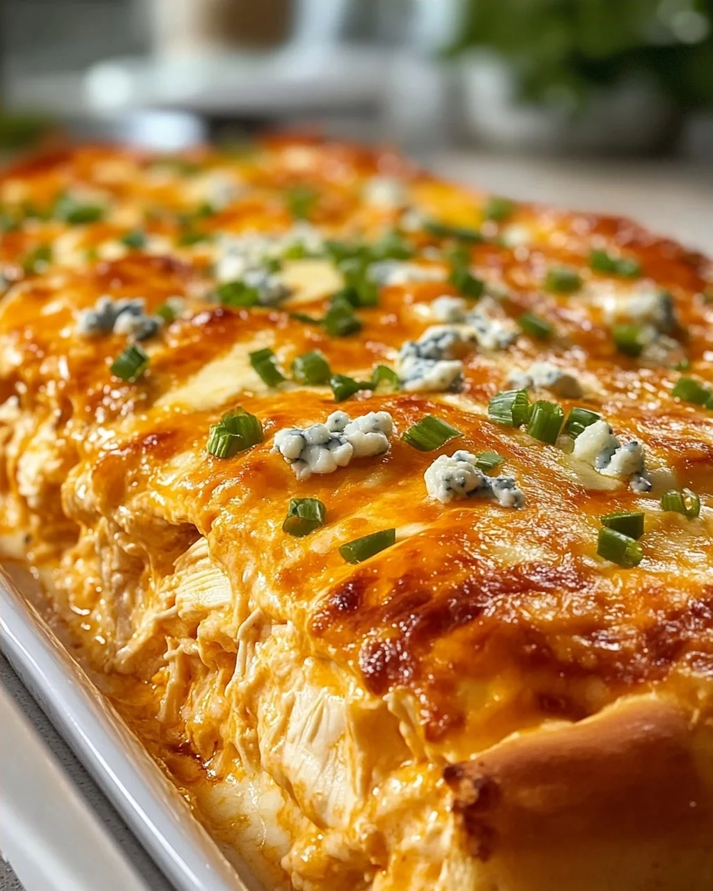 Cremiger Buffalo Hähnchen Käse Auflauf – Einfach & Lecker!